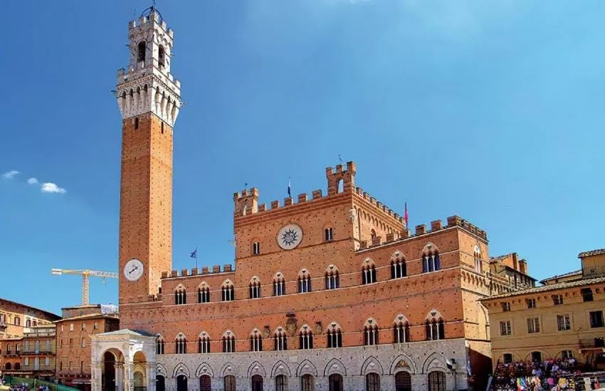 Siena: Riddle Hunt Guided Walking Tour