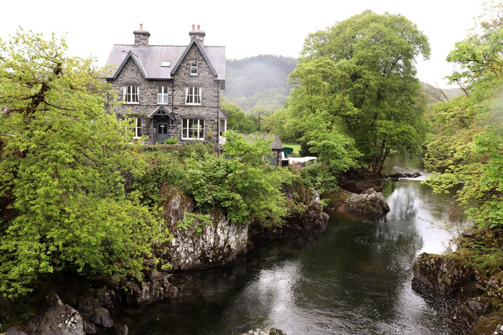 Snowdonia, North Wales & Chester: Guided Day Tour from Manchester
