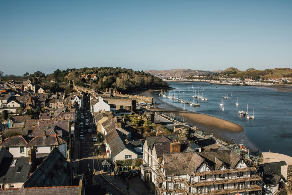 Snowdonia, North Wales & Chester: Guided Day Tour from Manchester