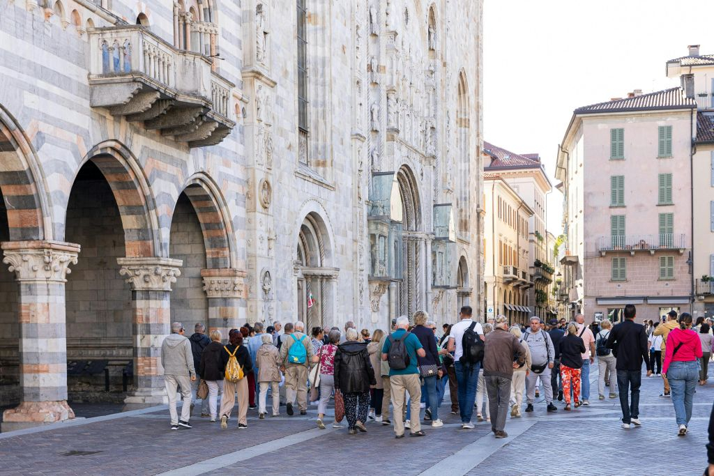Como e Bellagio: gita guidata di un giorno da Milano + tour in barca