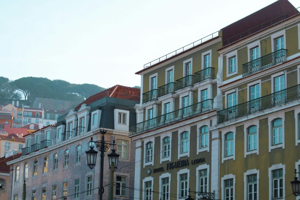 Lisbon: Foodie Tour + Boat Trip