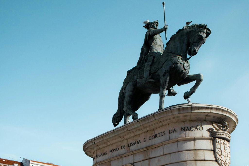 Lisbon: Foodie Tour + Boat Trip
