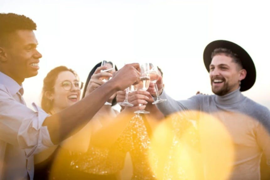 Lisbon: Sunset Boat Party Cruise with DJ & Open Bar