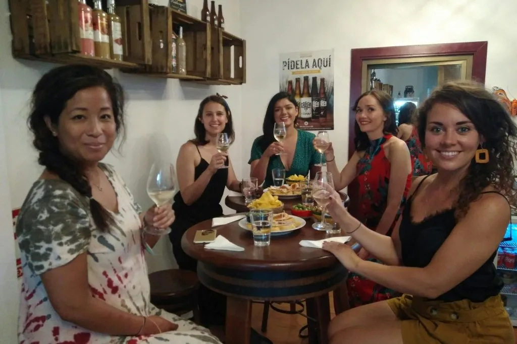 Córdoba: Guided Wine & Tapas Tasting