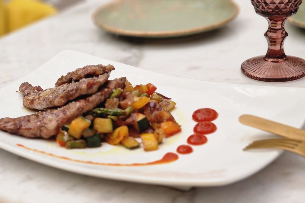 Tablao El Jaleo: Flamenco Show + Optional Meal