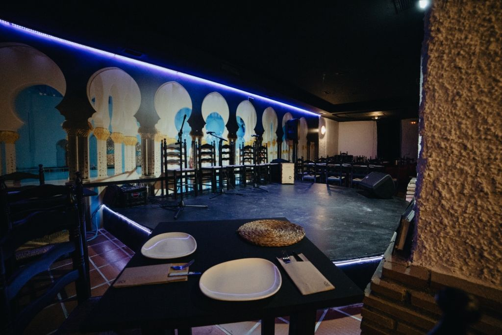 Tablao El Jaleo: Flamenco Show + Optional Meal