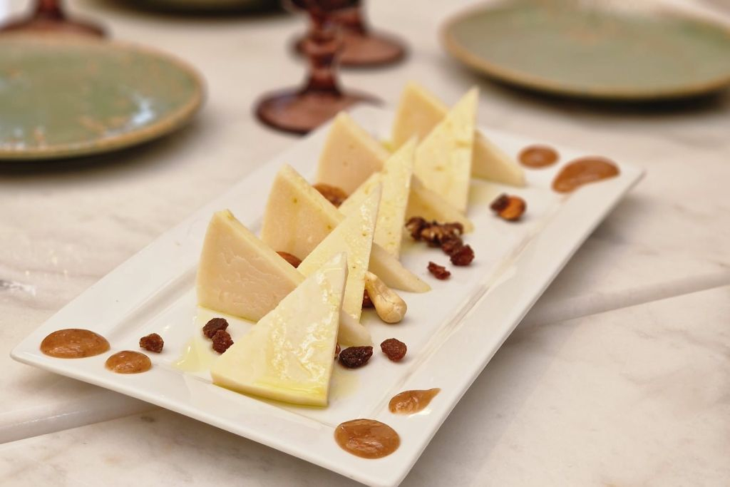 Tablao El Jaleo: Flamenco Show + Optional Meal