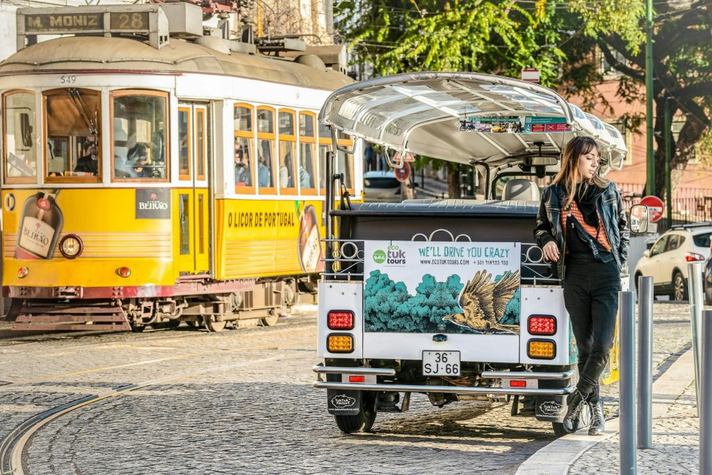Lisboa: Visita guiada de Tuk Tuk à Rota do Elétrico 28