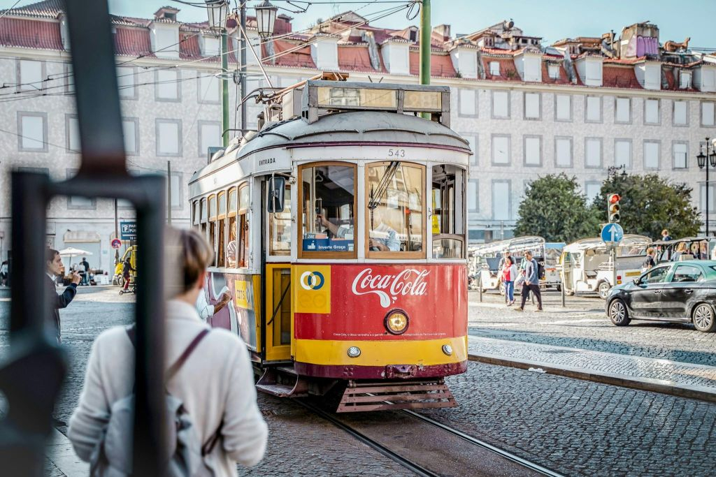 Lisbon: Guided Tram 28 Route Tuk Tuk Tour