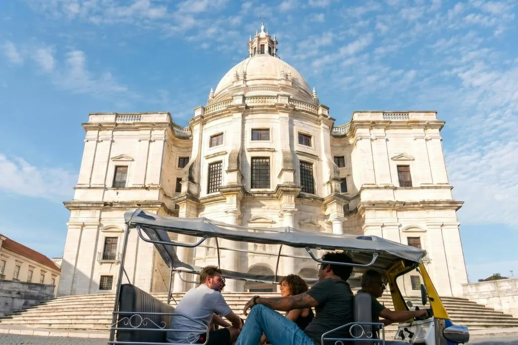 Lisbon: Guided Tram 28 Route Tuk Tuk Tour