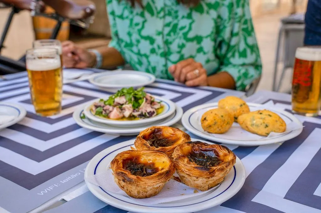 Lisbon: Guided E-Bike Food Tour + 5 Food Tastings
