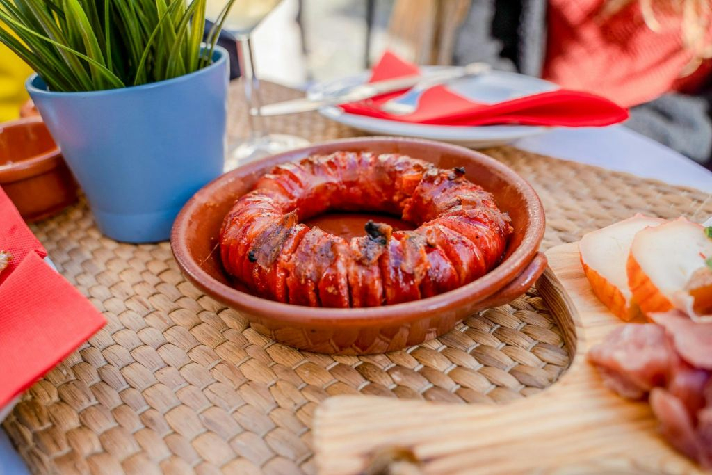Lisbon: Alfama & Old Town Guided Segway Food Tour