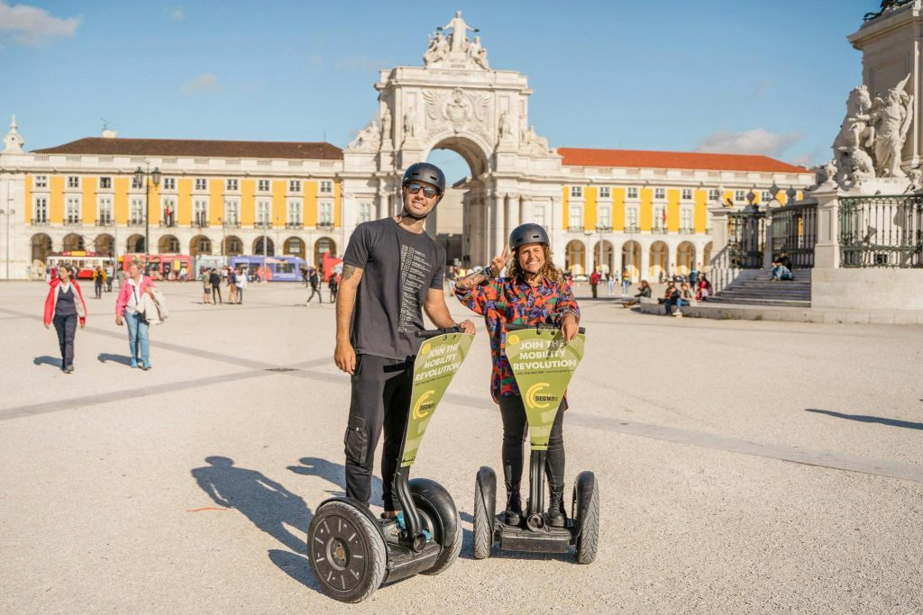 Lisbon: Alfama & Old Town Guided Segway Food Tour