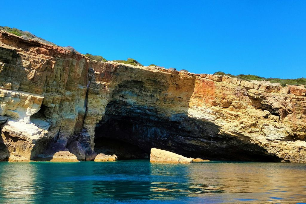 Sagres: Visita guiada a grutas e observação de golfinhos