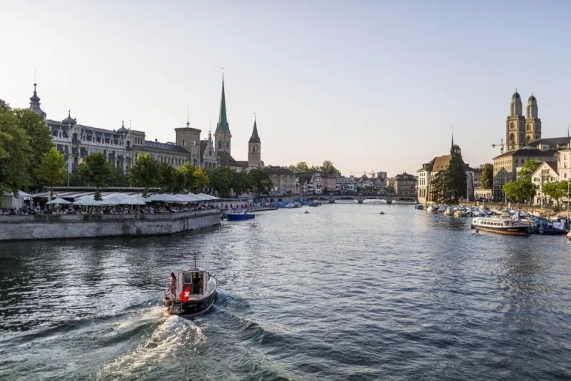 Zurich : Visite guidée de la vieille ville + croisière sur le lac + entrée facultative au musée de la FIFA