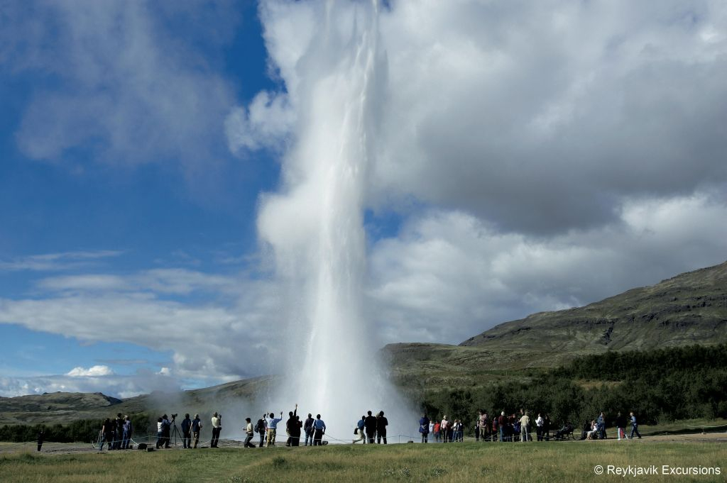 Golden Circle Direct: Half-Day Tour from Reykjavik