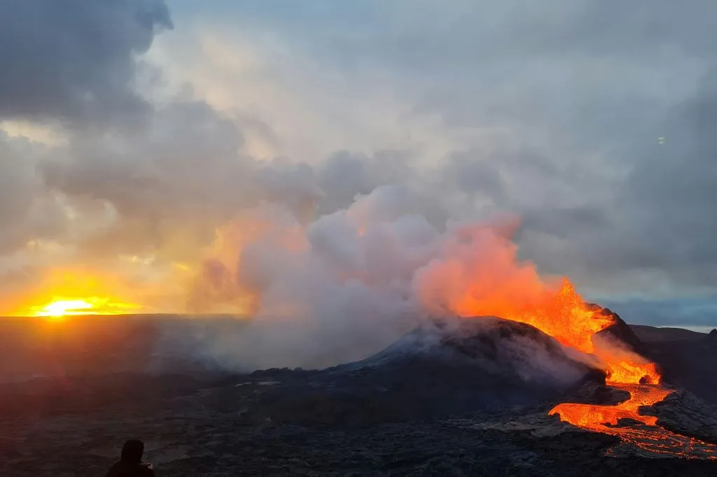 Litla Hrút Volcano: Hiking Tour from Reykjavik