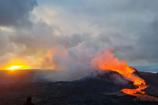 Litla Hrút Volcano: Hiking Tour from Reykjavik