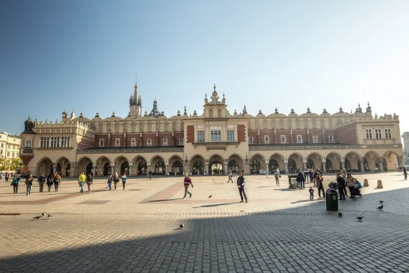 Old Town, St. Mary's Basilica & Rynek Underground Krakow: Entry + Guided Tour