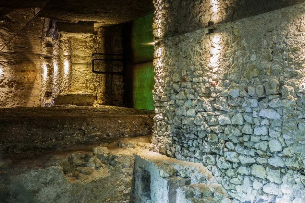 Old Town, St. Mary's Basilica & Rynek Underground Krakow: Entry + Guided Tour