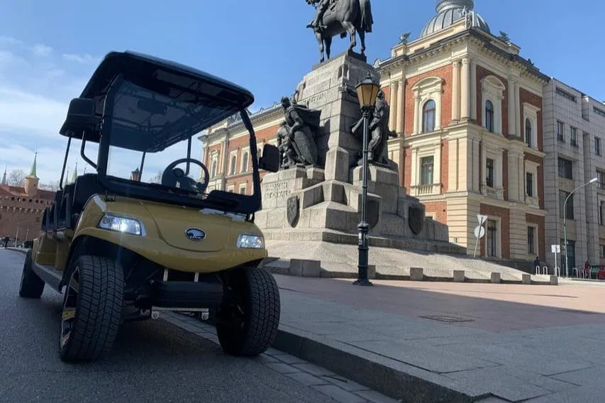 Krakow: Old Town Sightseeing Tour by Electric Golf Cart + Audio Guide