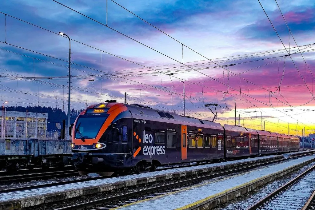 Oswiecim: Passagem de trem de/para Cracóvia