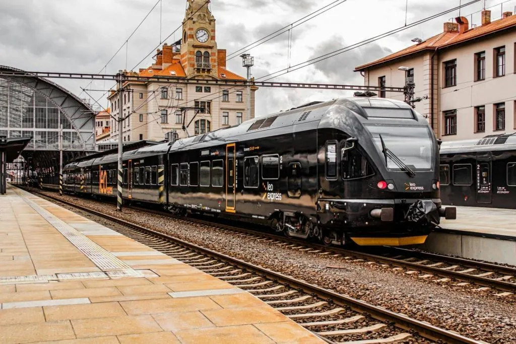 Oswiecim: Passagem de trem de/para Cracóvia
