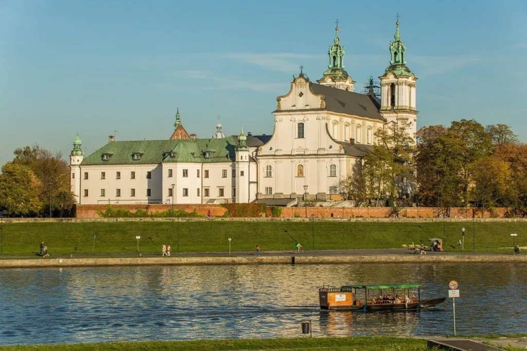 Krakow: Small Boat Vistula River Cruise with Audio Guide