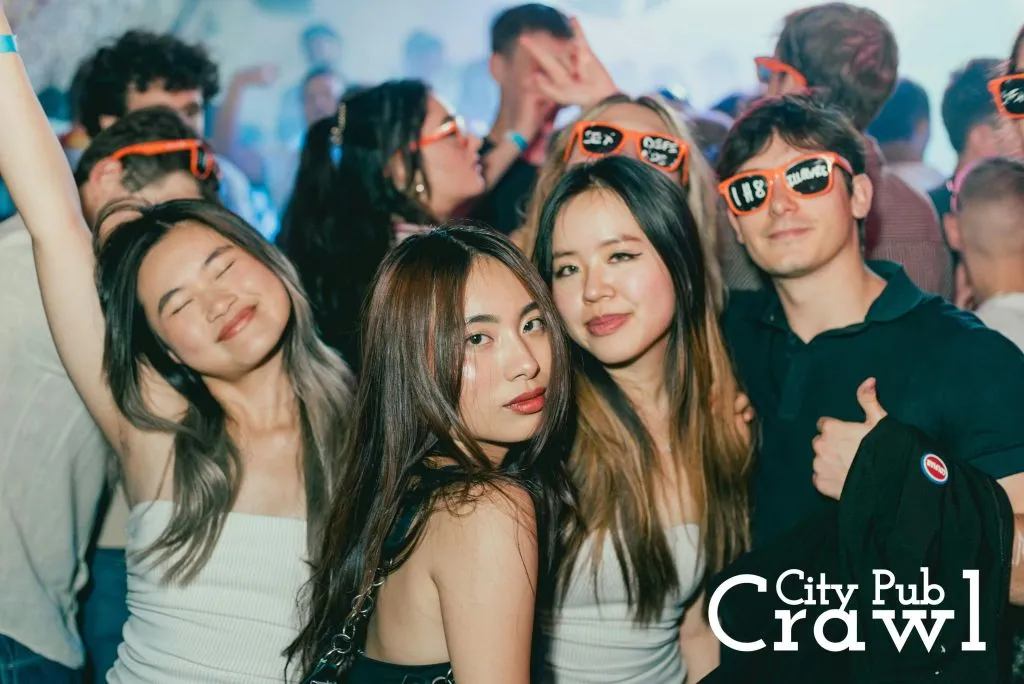 City Pub Crawl Cracóvia: Open Bar, entrada VIP, drinques de boas-vindas