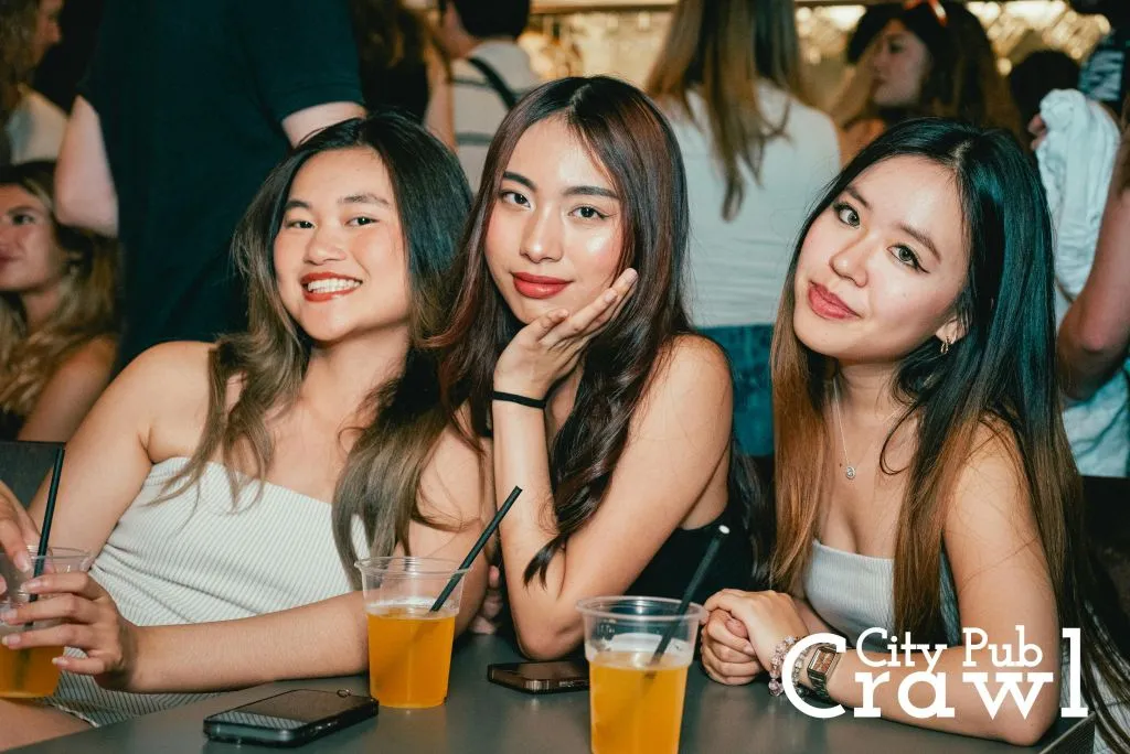 City Pub Crawl Cracóvia: Open Bar, entrada VIP, drinques de boas-vindas