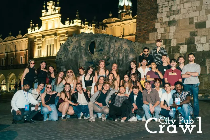 City Pub Crawl Cracóvia: Open Bar, entrada VIP, drinques de boas-vindas