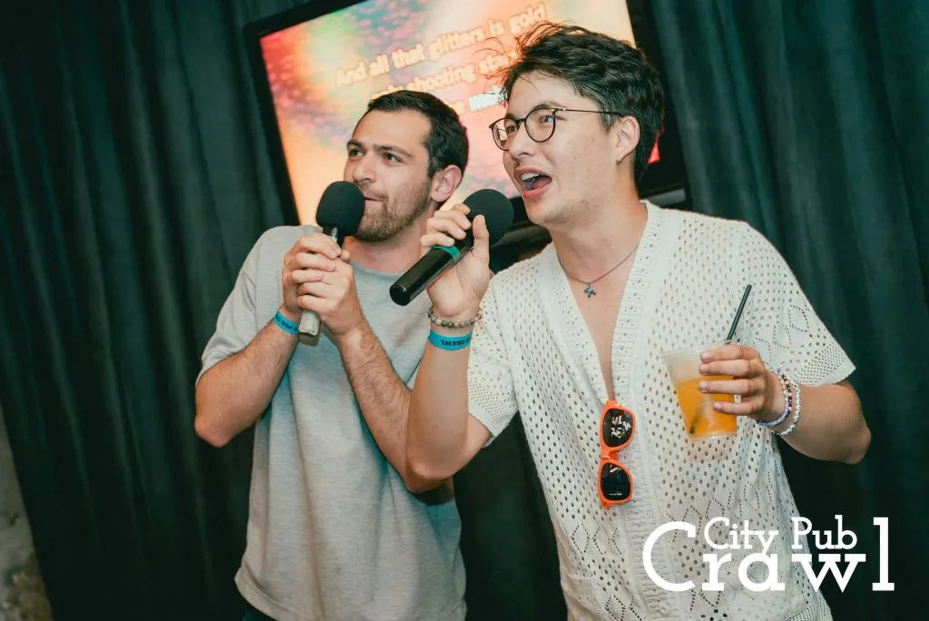 City Pub Crawl Cracóvia: Open Bar, entrada VIP, drinques de boas-vindas