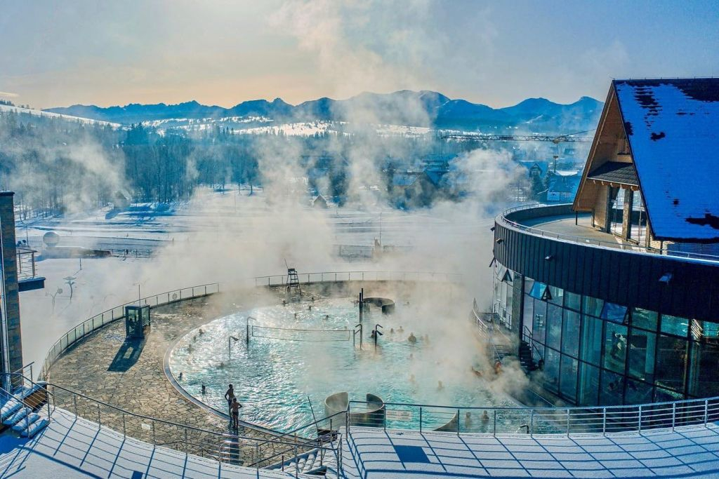 Zakopane: Guided Tour from Krakow + Thermal Baths, Funicular Ride & Food Tasting