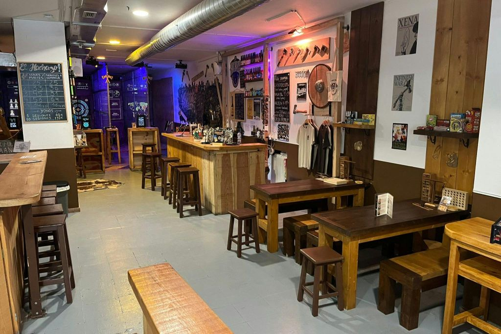El Hachazo Madrid: Axe Throwing Session + 1 Drink
