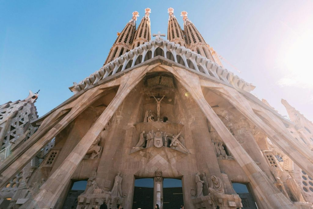 Barcelona: Guided Architecture Walking Tour