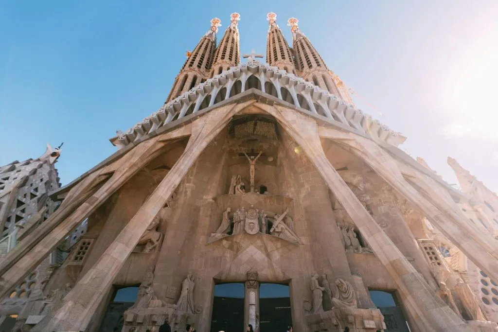 Barcelona: Guided Architecture Walking Tour