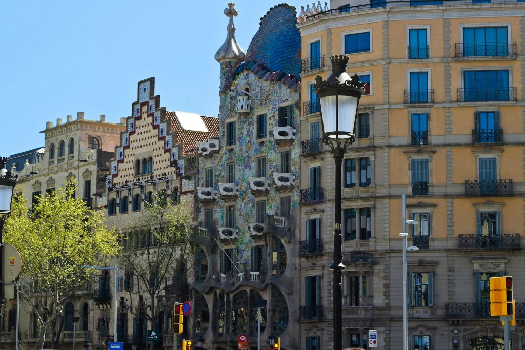 Barcelona: Guided Architecture Walking Tour