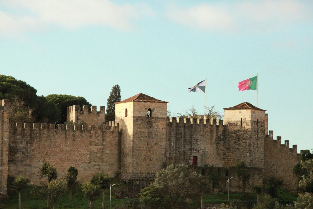 Castello di São Jorge: Biglietto con accesso rapido + Tour guidato