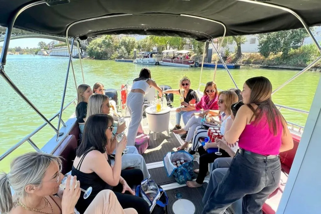 Sevilla: Excursión Privada en Barco para Grupos