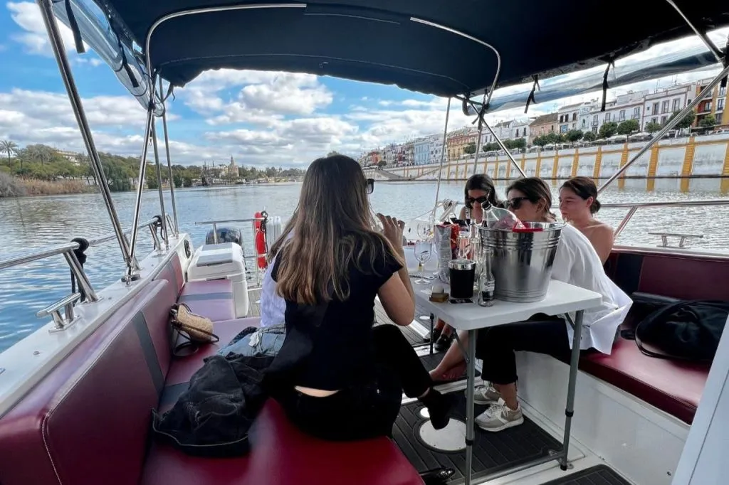 Sevilla: Excursión Privada en Barco para Grupos