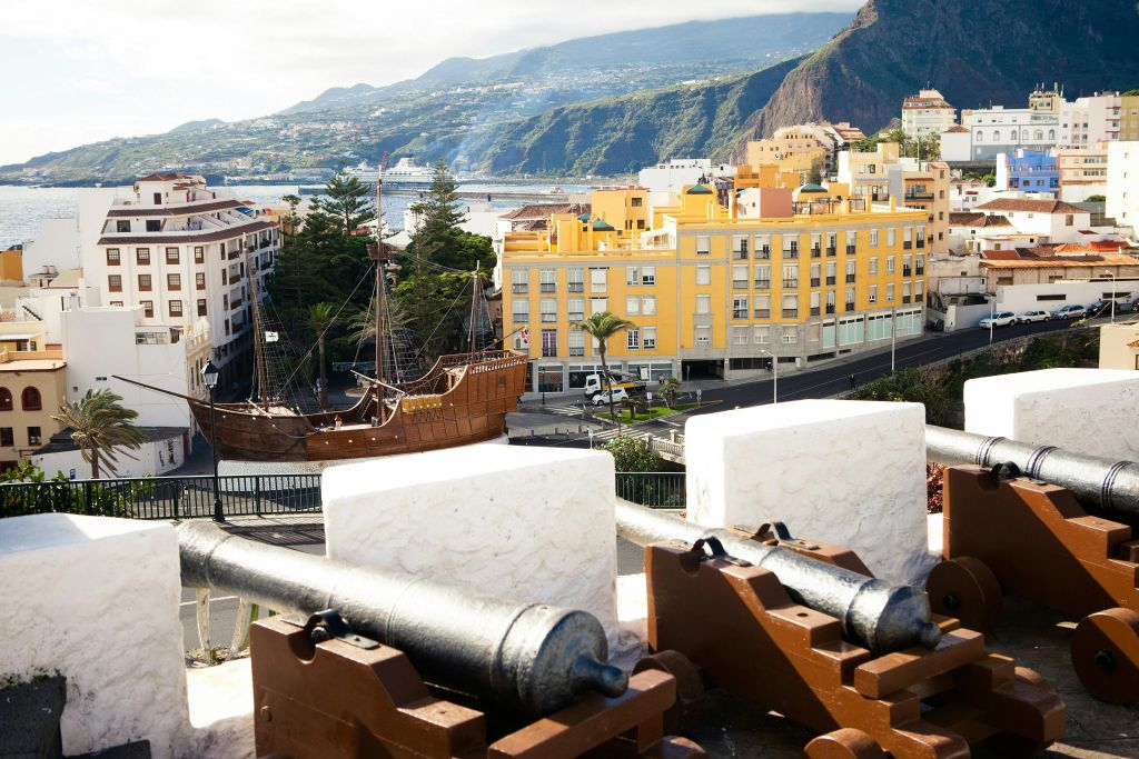 La Palma: Tour guidato per gruppi ristretti da Tenerife + Pranzo + Tour in barca
