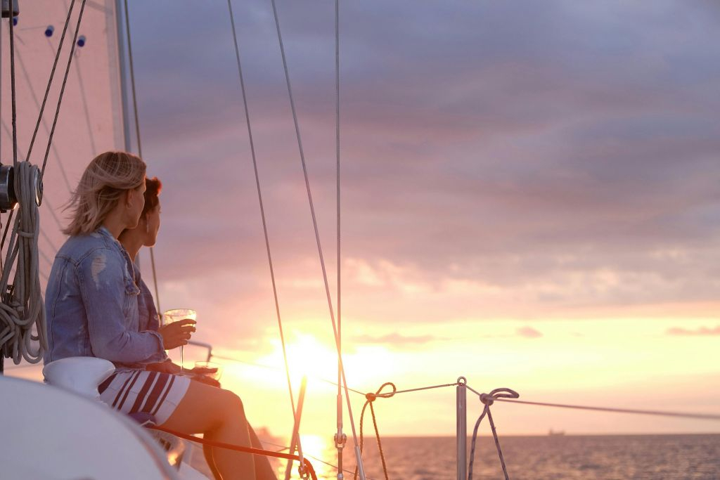 Malaga: Sunset Catamaran Cruise + Drink