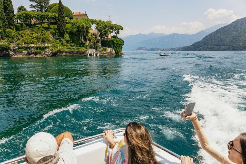 Como, Bellagio e Lugano: Tour guidato da Milano + tour in barca sul Lago di Como