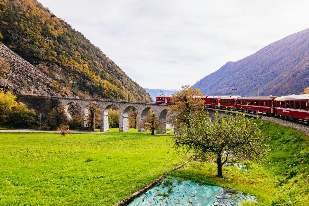 Lake Como & St. Moritz: Day Tour from Milan + Bernina Red Train Ride & Cruise