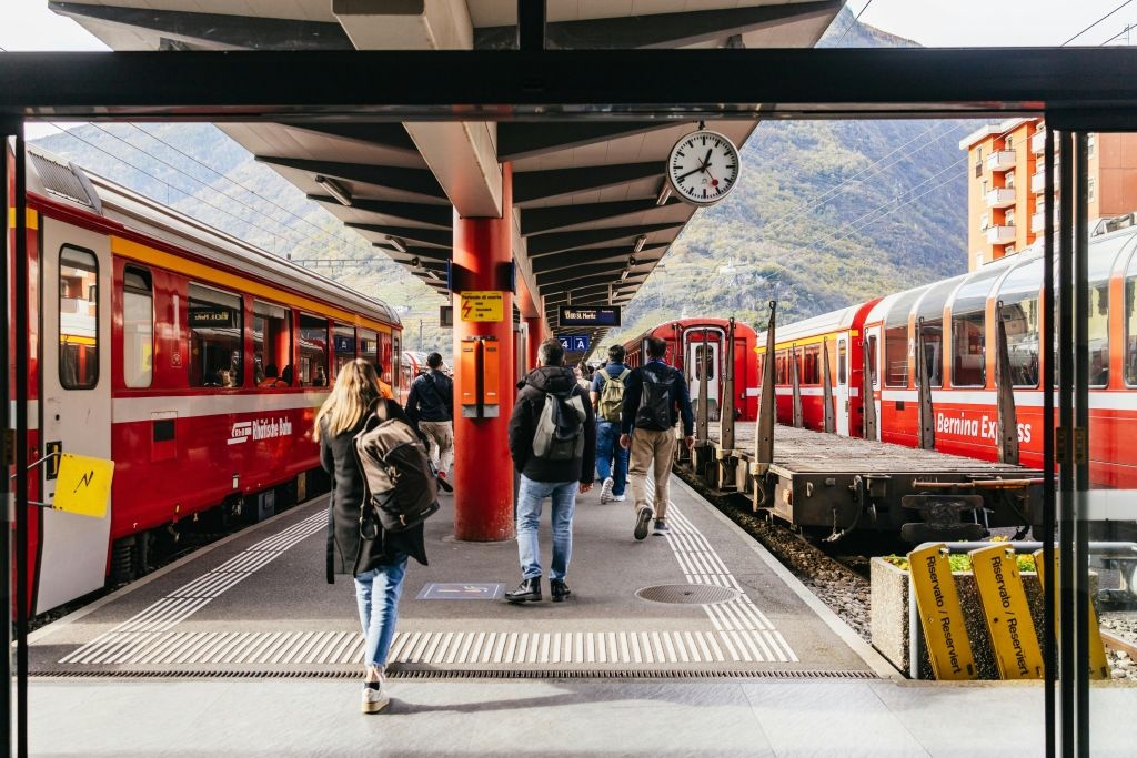 Lake Como & St. Moritz: Day Tour from Milan + Bernina Red Train Ride & Cruise