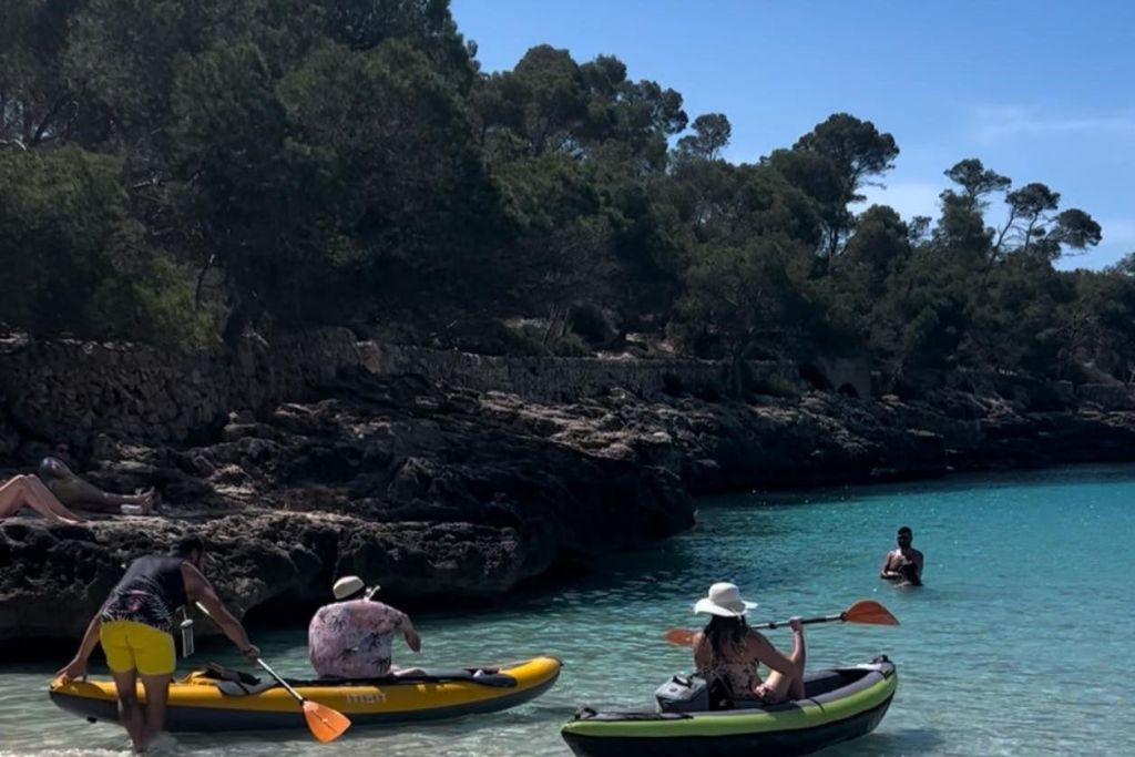 Cala Domingos: Alquiler de kayaks