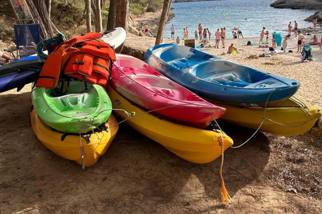 Cala Domingos: Alquiler de kayaks