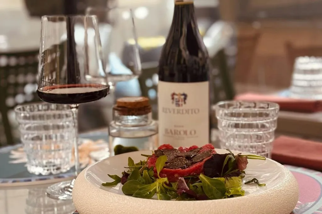 Firenze: Tour autoguidato del cibo + abbinamenti con il vino