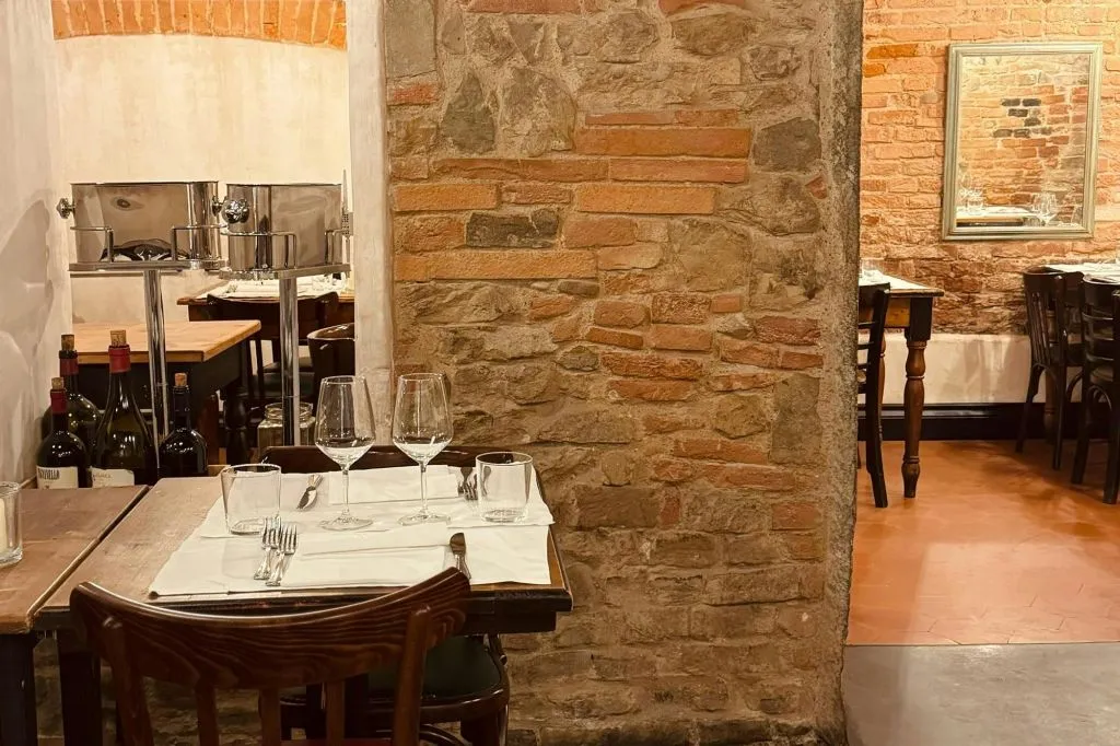 Firenze: Tour autoguidato del cibo + abbinamenti con il vino