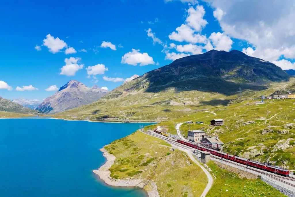 St. Moritz: tour guidato in giornata da Milano + biglietti per il Bernina Express